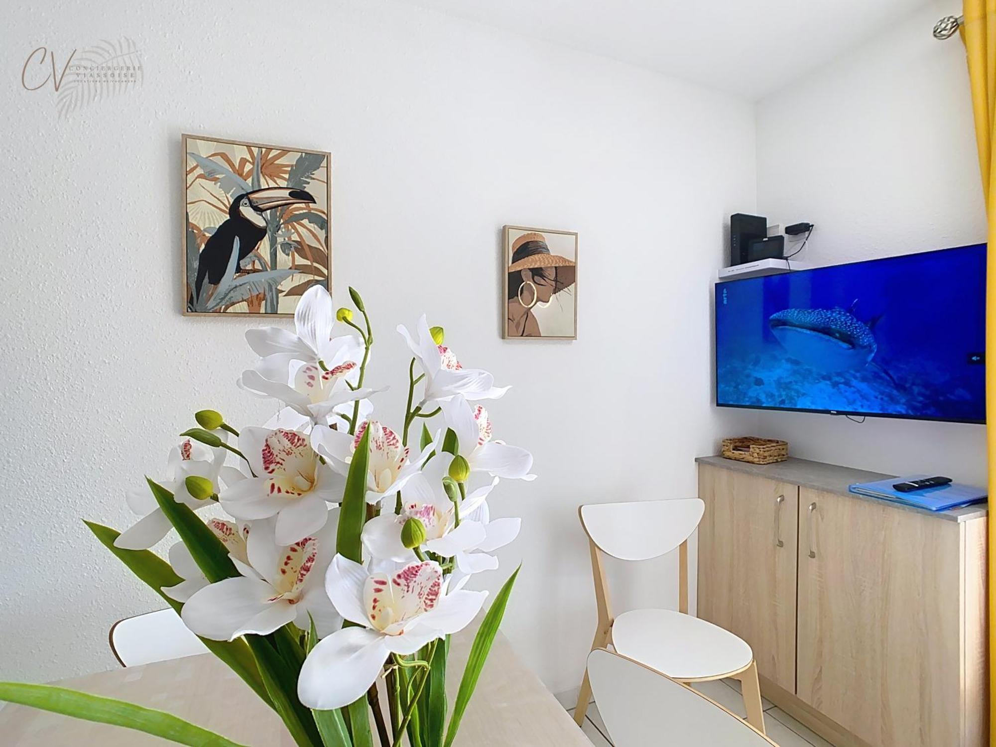 Petit Coin De Paradis Dans Residence Avec Piscine Vias Ngoại thất bức ảnh